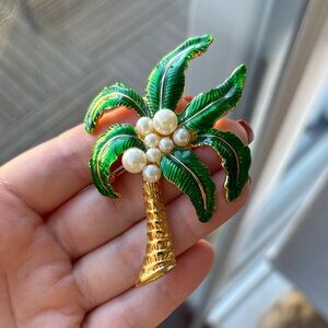 Vintage Tropical Gold-tone Palm Tree Brooch with Vibrant Enamel & Pearls